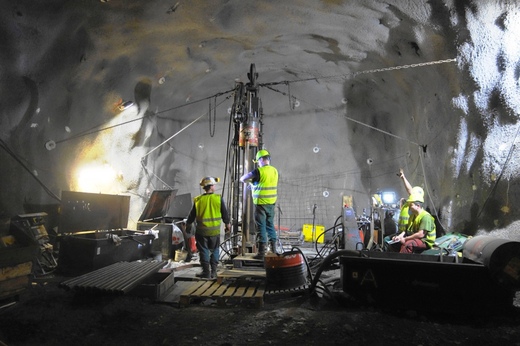 Iceland_wire-line drilling.JPG